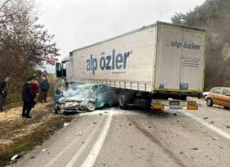 Niksar Ölüm Yolu Feci Kazada 2 Ölü: Detaylar ve Son Durum niksar-lm-yolu-feci-kazada-2-l-detaylar-ve-son-durum