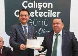 Vali Abdullah Köklü Gazetecilerle Pasta Kesti – Toplantı Detayları ve Fotoğraflar vali-abdullah-kkl-gazetecilerle-pasta-kesti-toplant-detaylar-ve-fotoraflar