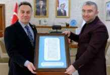 Rektör Fatih Yılmaz’a Özel Hediye Şehit Dedelerinin Kaydı rektr-fatih-ylmaza-zel-hediye-ehit-dedelerinin-kayd