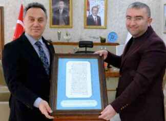 Rektör Fatih Yılmaz’a Özel Hediye Şehit Dedelerinin Kaydı rektr-fatih-ylmaza-zel-hediye-ehit-dedelerinin-kayd