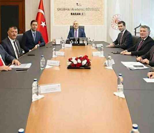 Yücel Bulut ve Tokat MHP’li Başkanları Bakan Işıkhan’ı Ziyaret Etti – Haber Detayları ve Görüntüleri ycel-bulut-ve-tokat-mhpli-bakanlar-bakan-khan-ziyaret-etti-haber-detaylar-ve-grntleri